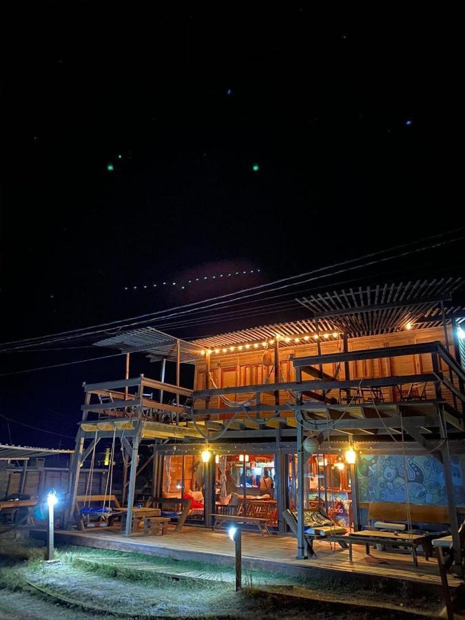 Mar De Fondo Hostel Пунта Дел Диабло Екстериор снимка