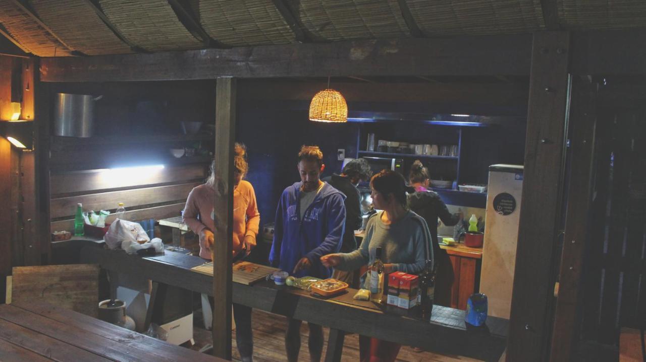 Mar De Fondo Hostel Пунта Дел Диабло Екстериор снимка